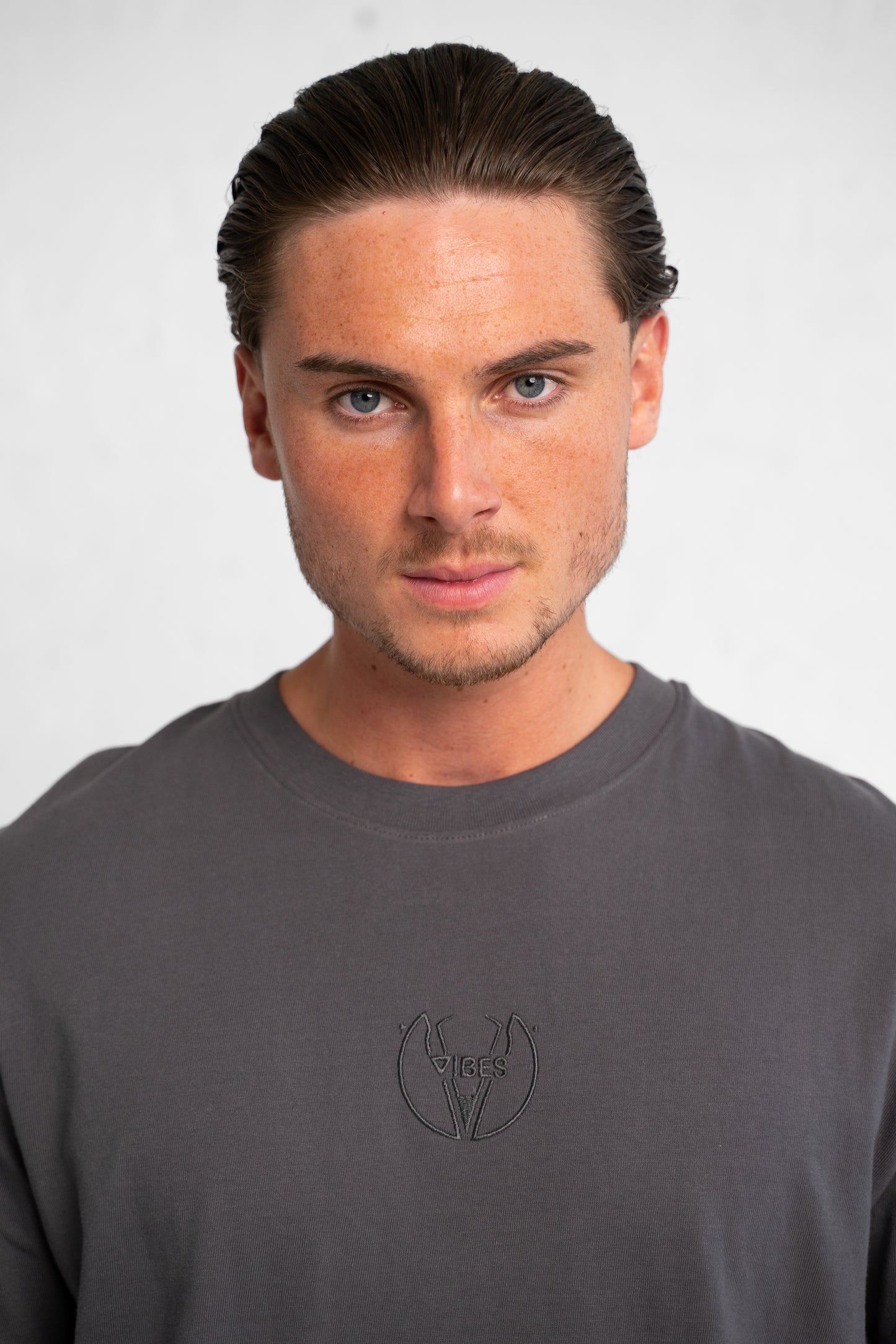 V!BES short sleeved t-shirt